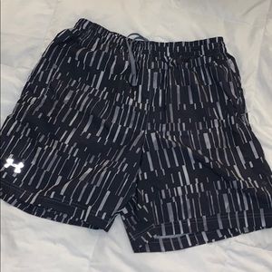 Men’s fitted athletic shorts